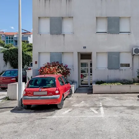 Lct Lori With Seaview Apartment