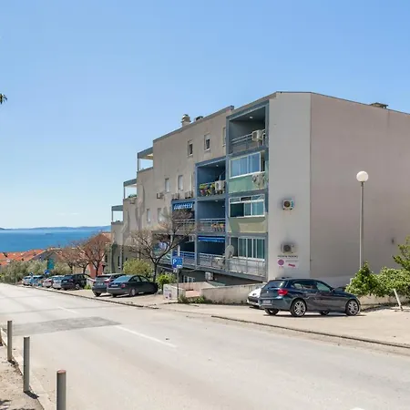 Lct Lori With Seaview Apartment